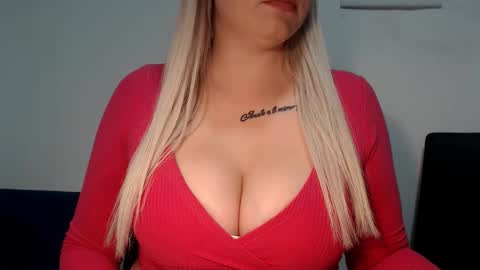 Snapshot of teeyara_ chatting on October 2, 4:25 pm Teeyara  online show from October 2, 4:25 pm