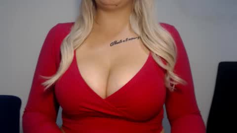 Snapshot of teeyara_ chatting on October 12, 6:45 am Teeyara  online show from October 12, 6:45 am