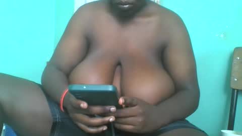 teezzy33 online show from February 20, 6:37 am