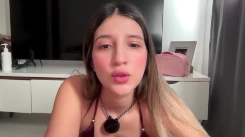 Amy No penetration Virgiin giirl online show from March 27, 3:34 pm