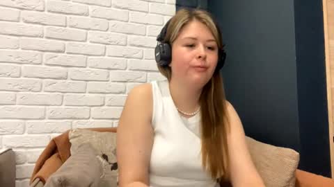 Lana online show from March 15, 9:15 am