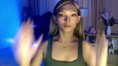 Snapshot of temptation_ashley chatting on May 7, 8:20 am temptation_ashley online show from May 7, 8:20 am