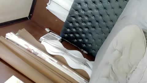 EVA GLASSCOTT online show from December 6, 11:47 pm