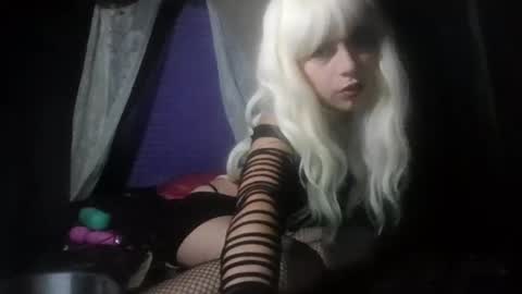 Snapshot of temptedbrat chatting on May 16, 6:32 am temptedbrat online show from May 16, 6:32 am