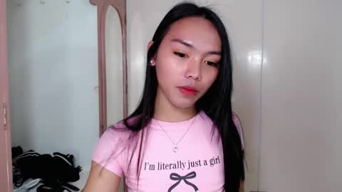 YOGIRL MAXINE online show from April 11, 3:55 am