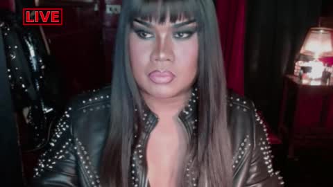 Snapshot of temptress_cocoxxx chatting on December 10, 7:58 am Mistress Coco online show from December 10, 7:58 am