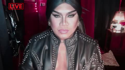 Snapshot of temptress_cocoxxx chatting on December 10, 7:32 pm Mistress Coco online show from December 10, 7:32 pm
