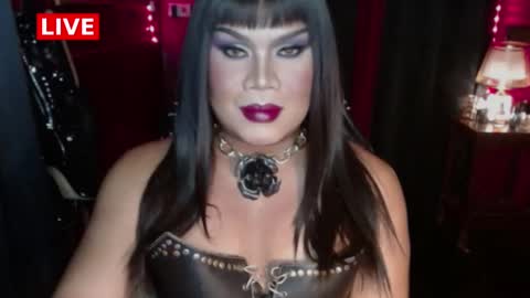 Snapshot of temptress_cocoxxx chatting on December 27, 5:59 pm Mistress Coco online show from December 27, 5:59 pm