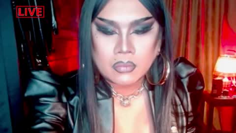 Snapshot of temptress_cocoxxx chatting on April 24, 4:42 pm Mistress Coco online show from April 24, 4:42 pm