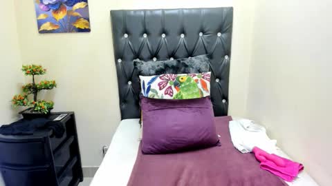 temptressqeen online show from September 10, 5:40 am