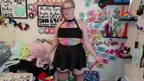 Snapshot of ten_tickle_pixie chatting on June 26, 10:14 pm Pixie and Tentacle Overlord online show from June 26, 10:14 pm