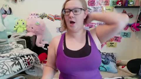 Snapshot of ten_tickle_pixie chatting on July 1, 6:18 pm Pixie and Tentacle Overlord online show from July 1, 6:18 pm