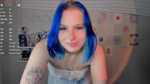 Snapshot of tender__kitty chatting on March 11, 3:23 pm Sue online show from March 11, 3:23 pm