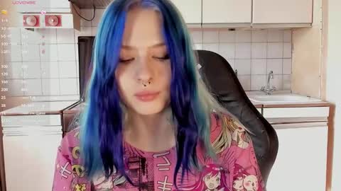 Snapshot of tender__kitty chatting on September 9, 12:26 pm Sue online show from September 9, 12:26 pm