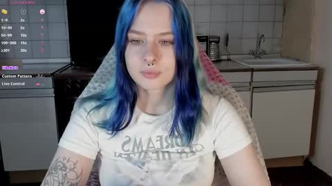 Snapshot of tender__kitty chatting on September 14, 2:49 pm Sue online show from September 14, 2:49 pm