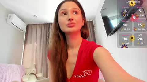 Snapshot of tender_babyyy chatting on July 20, 12:29 pm Amina online show from July 20, 12:29 pm