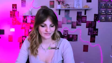 Snapshot of tender_louise chatting on March 4, 9:59 am ur Louise online show from March 4, 9:59 am