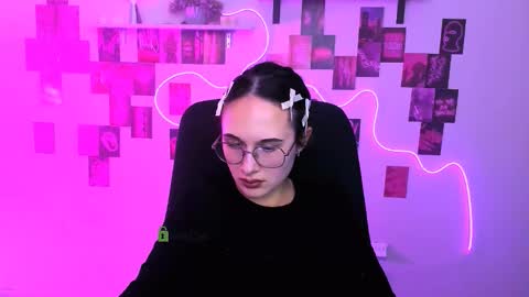 ur Louise online show from March 4, 11:00 pm