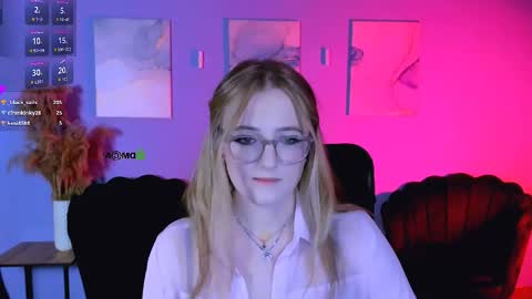 ur Louise online show from March 7, 10:07 pm