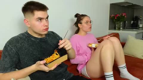 Snapshot of tenderlovesss chatting on February 14, 8:31 am Amanda and Kenny online show from February 14, 8:31 am