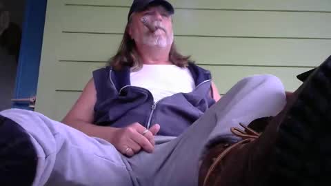 Snapshot of tennredneck chatting on October 26, 8:59 pm Tennredneck online show from October 26, 8:59 pm