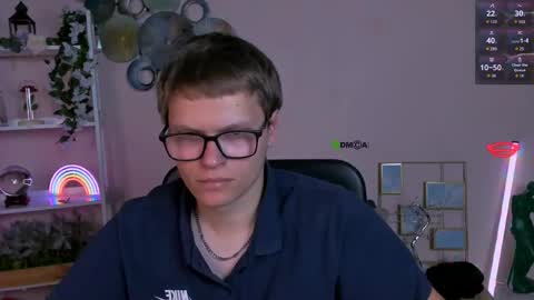 Snapshot of teo_sol chatting on May 13, 6:11 am teo_sol online show from May 13, 6:11 am