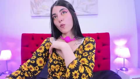 Snapshot of teresa_moon chatting on December 4, 8:07 pm TERESA Give me a good rating if you enjoy my show online show from December 4, 8:07 pm