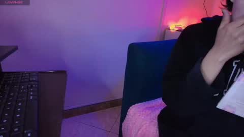 Terra Elowen online show from November 7, 11:43 am