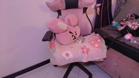 Terra Elowen online show from January 8, 11:45 am