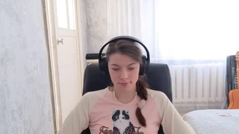 Anny Simpson online show from November 4, 4:44 am