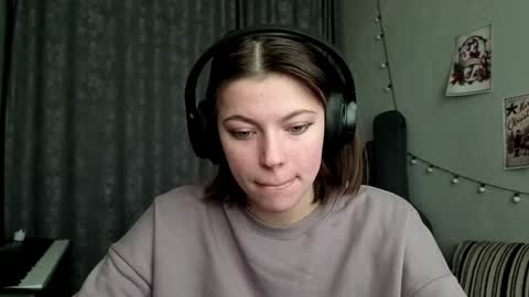 Anny Simpson online show from February 11, 6:18 am