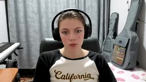 Anny Simpson online show from April 16, 8:20 pm