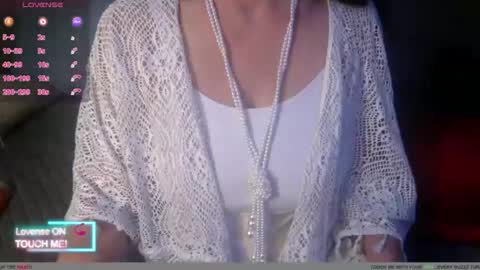 Snapshot of tessa_foxxx chatting on November 25, 10:15 am tessa_foxxx online show from November 25, 10:15 am