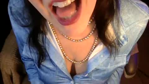 Snapshot of tessa_foxxx chatting on February 1, 8:18 pm tessa_foxxx online show from February 1, 8:18 pm