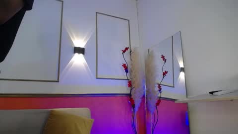 tessachains online show from November 8, 11:47 pm