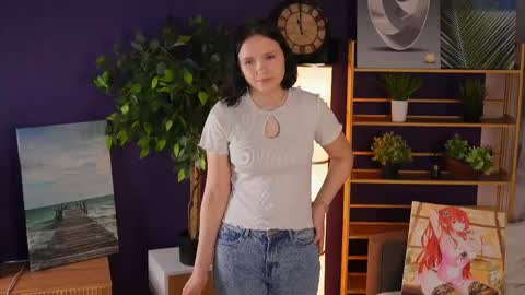Snapshot of tesssmylie chatting on October 21, 4:30 pm Alice online show from October 21, 4:30 pm
