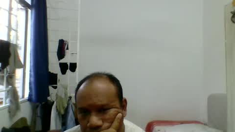 Snapshot of tested123 chatting on April 29, 10:41 am yours online show from April 29, 10:41 am