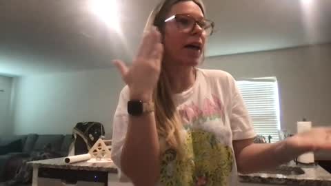 Daphne Summers online show from May 22, 3:06 pm