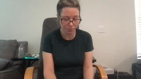 Daphne Summers online show from May 28, 4:15 pm