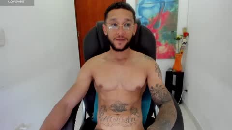 Snapshot of teylor_cristian chatting on January 15, 2:17 am Cristhian Teylor online show from January 15, 2:17 am