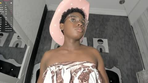 teylor_lovee online show from April 8, 7:58 pm