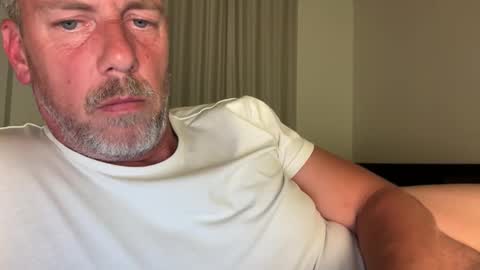 thabomb420563 online show from June 3, 9:53 pm