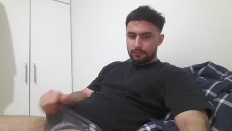 Snapshot of thaiguy666 chatting on January 4, 10:38 am ThaiGuy online show from January 4, 10:38 am