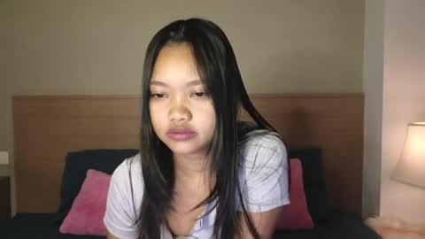 Snapshot of thailand4you chatting on March 17, 1:47 pm AbbieThai online show from March 17, 1:47 pm