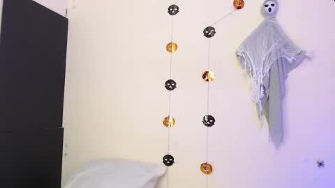 Snapshot of thalia_anderson chatting on October 31, 6:20 pm Thalia Anderson online show from October 31, 6:20 pm