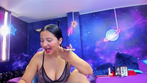 Snapshot of thaliaa_bdsm chatting on October 14, 3:02 pm Thalia online show from October 14, 3:02 pm