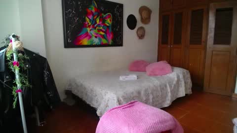    online show from December 15, 5:10 pm