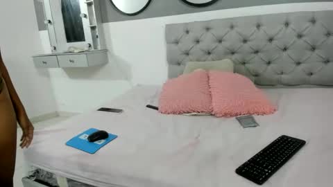 thaliana_evanss online show from November 12, 3:01 pm