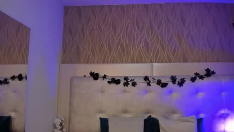 ThaliaWest online show from December 20, 7:10 pm