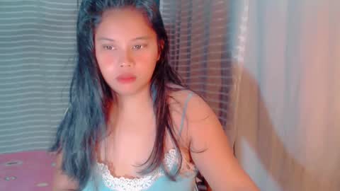 Snapshot of thalie_mae chatting on January 6, 9:54 pm Mae online show from January 6, 9:54 pm